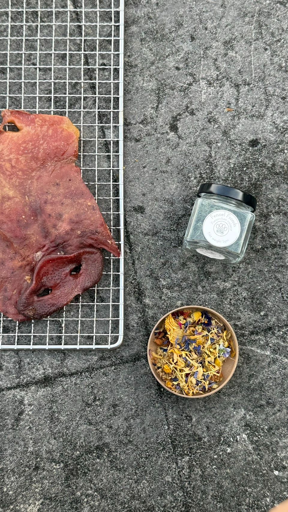 豬鼻子 1片（切半）